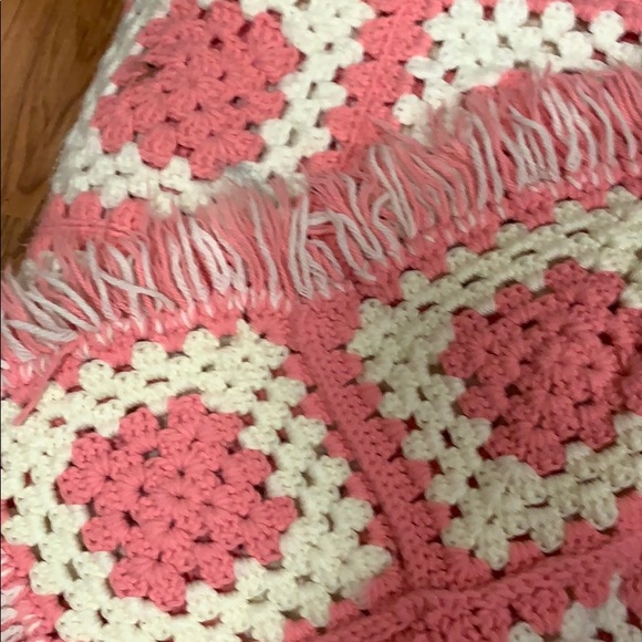 Hand Crafted Bedspread - Picture 4 of 4